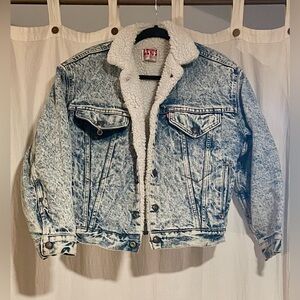 1980s Vintage Levi's Acid Wash Denim cropped Sherpa bomber Jacket— Size Large.